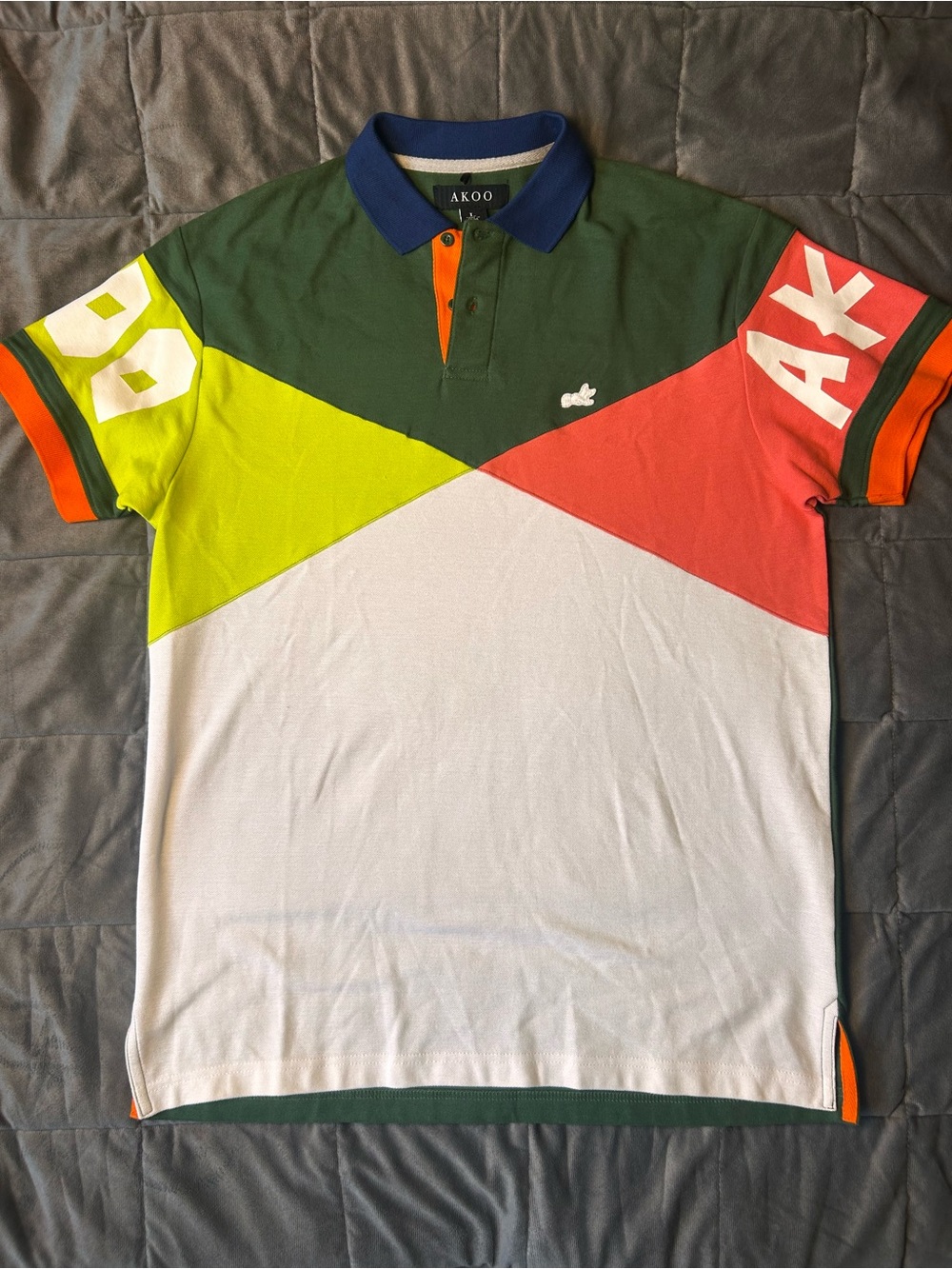 AKOO Men's Colorblock Polo Shirt in Green/White/Coral